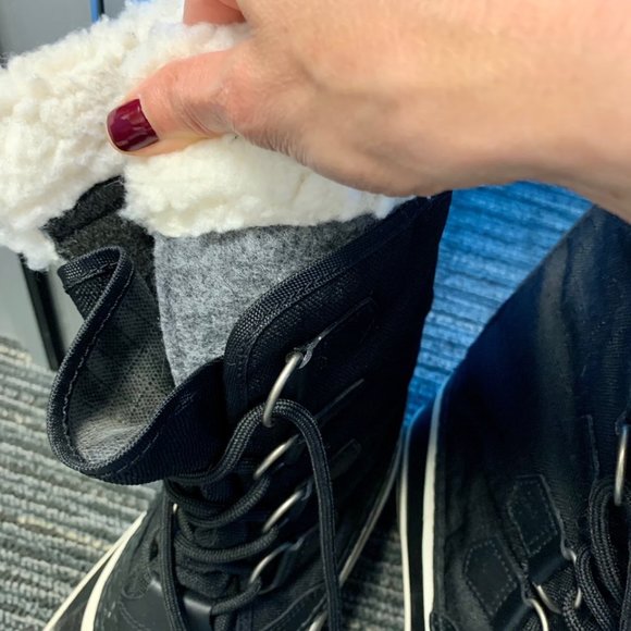 SOREL BLACK BOOTS EXCELLENT CONDITION - Picture 6 of 6